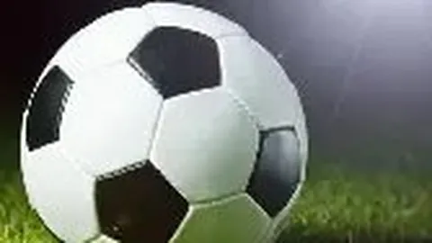 足协向柯洁致歉引热议 国脚疑被暗讽 足坛困境根源何在？