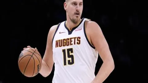 “汽车之都挑战篮坛霸主：巅峰对决，谁能一鸣惊人突破篮网封锁？”